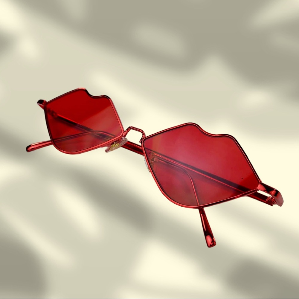 Red Lip Sunnys